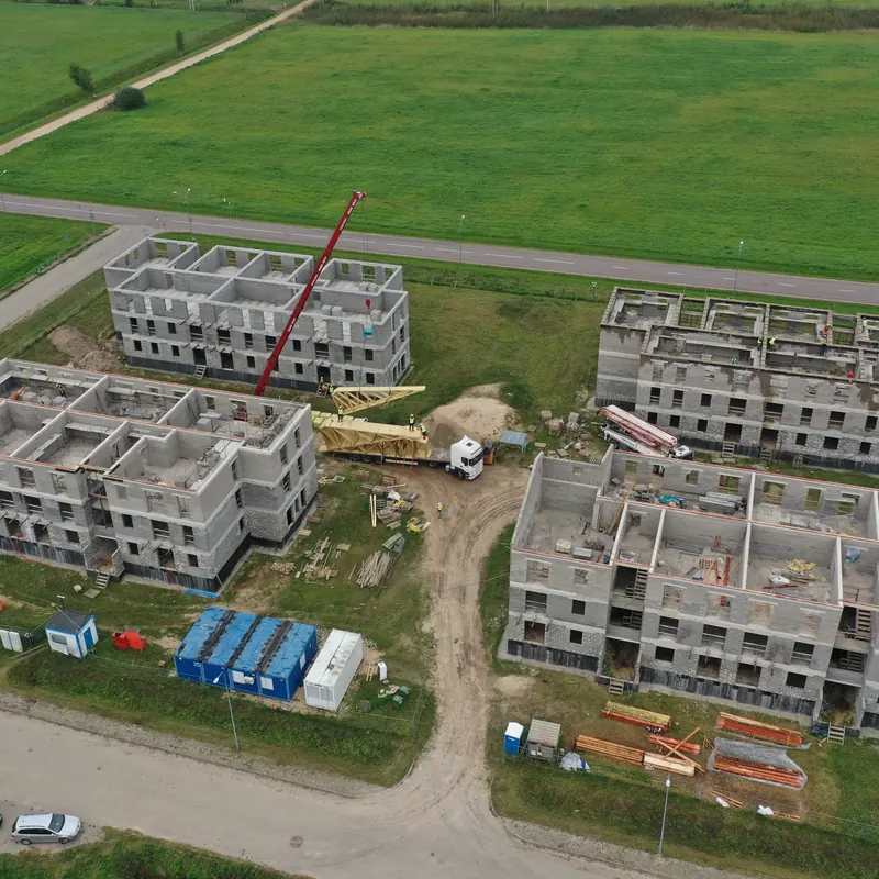 Dzīvojamo māju kvartāla būvniecība, skats no gaisa