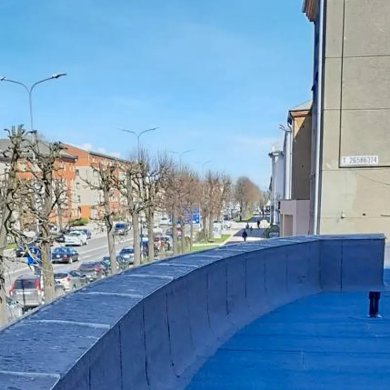 Zila hidroizolācijas membrāna uz plakanā jumta